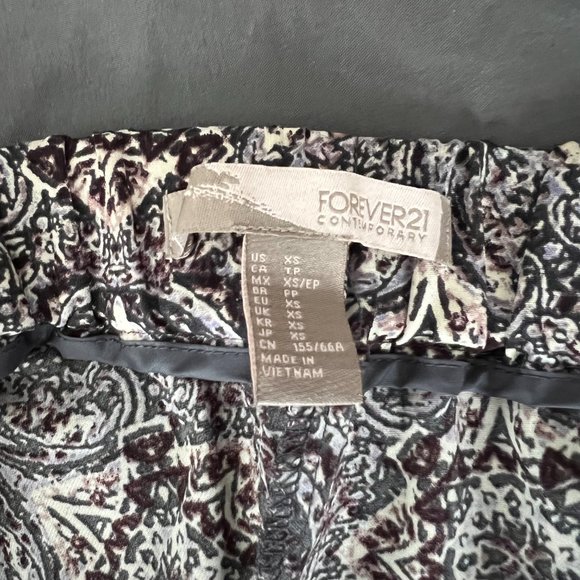 Forever21 Printed Trouser (XS) - Picture 4 of 5